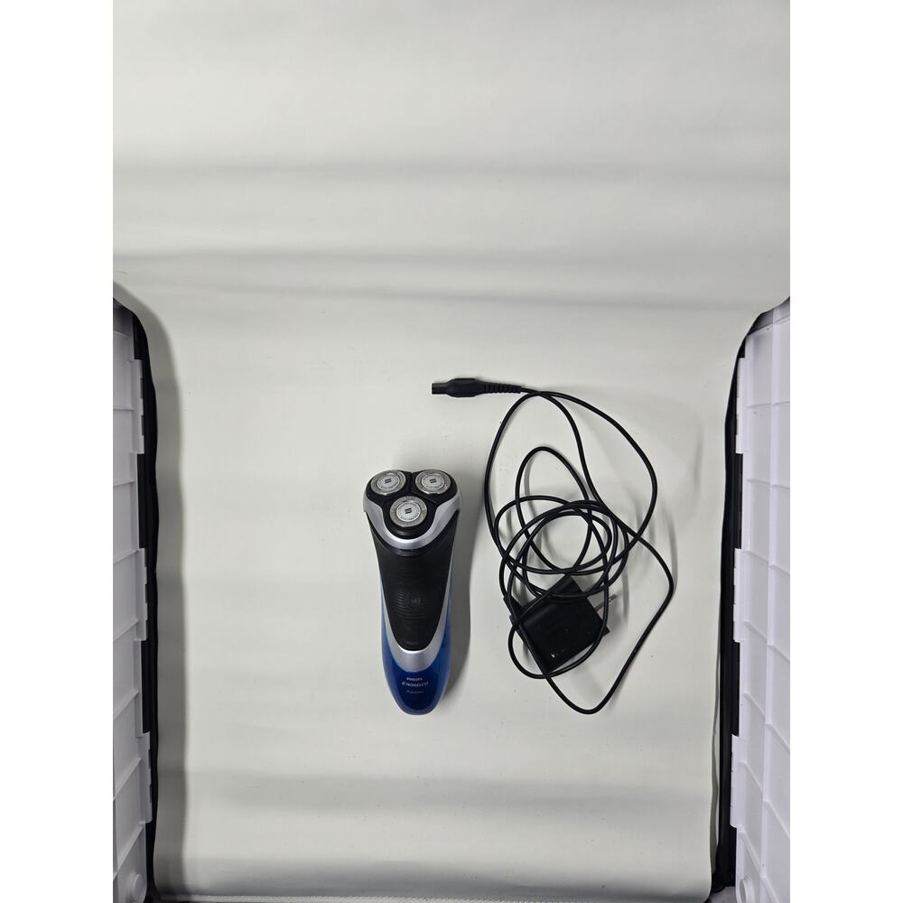Philips Norelco Aquatec AT880 Cordless Rechargeable Mens Shaver With Cord Works